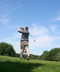 Image showing Man playing golf