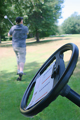 Image showing Man playing golf