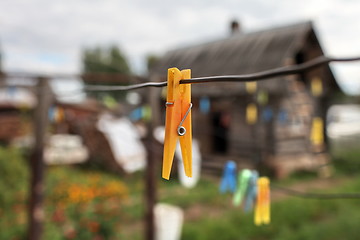 Image showing yellow Clothespin