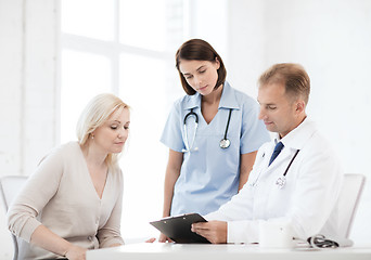 Image showing doctor with patient in hospital