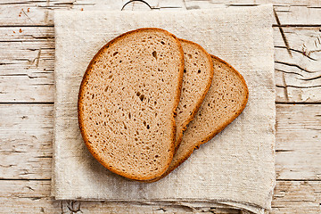 Image showing slices in rye bread 