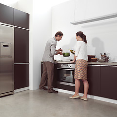 Image showing peope in the kitchen aln