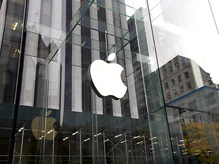 Image showing Apple Store