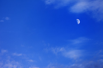 Image showing Evening blue sky with moon