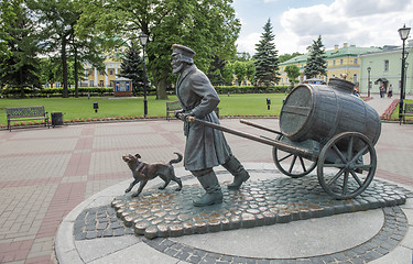 Image showing Water-carrier Monument 