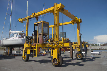 Image showing Crane for lifting boats