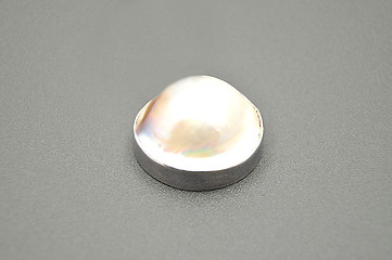 Image showing Detailed and colorful image of white pearl