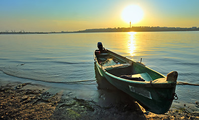 Image showing A fishing boat on the shore