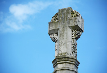 Image showing Stone cross war memorial outside Winchester Cathedral