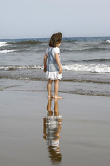 Image showing Child and sea