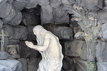 Image showing white statue of man philosoph in cavern
