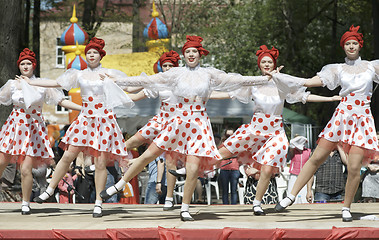 Image showing Kabaret dancing groupe