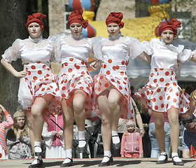 Image showing Kabaret dancing groupe