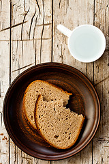 Image showing bread and water 