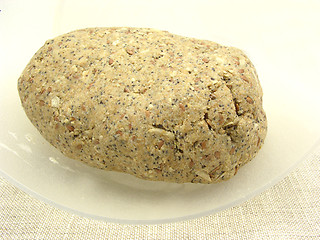 Image showing Homemade wholemeal crispbread in a light bowl 