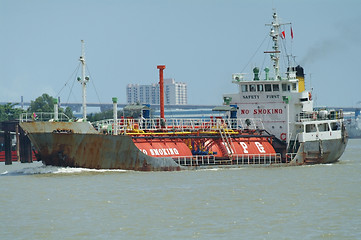 Image showing LPG ship on a river