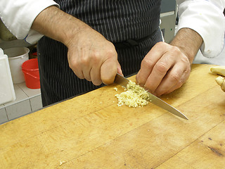 Image showing Cutting ginger3