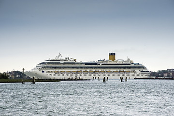 Image showing Large passenger cruise ship