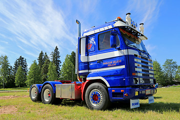 Image showing Blue Scania 143H Truck Tractor in a Show