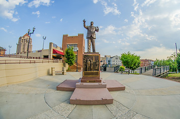 Image showing roanoke virginia city skyline in the mountain valley of appalach