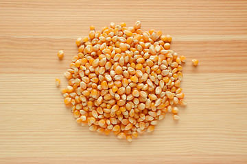 Image showing Popcorn maize on wood