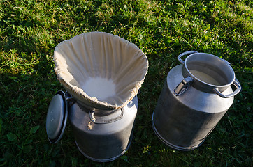 Image showing milk churn with filter material  