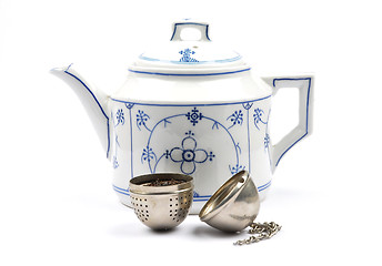 Image showing Teapot and tea ball