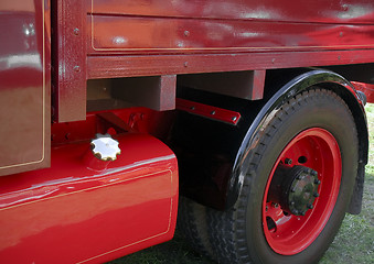 Image showing Nearside of Old Truck