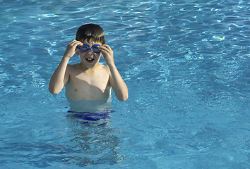 Image showing Child in swiming pool