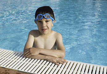 Image showing Child in swiming pool