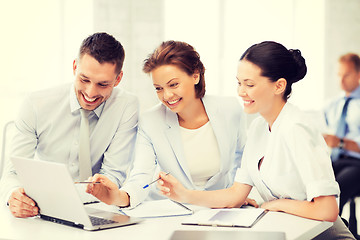 Image showing business team having discussion in office