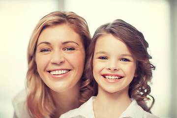 Image showing mother and daughter