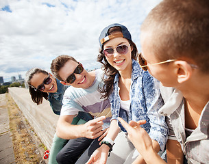 Image showing group of teenagers hanging out