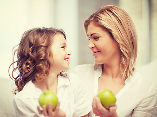 Image showing mother and daughter