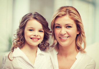 Image showing mother and daughter