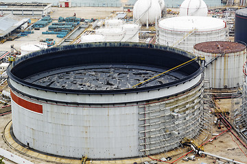 Image showing Oil Tank at day