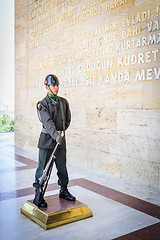 Image showing Turkish soldier at entrance of Ataturk Mausoleum