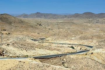 Image showing Road passing through Sahara desert