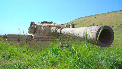 Image showing Rusty tank turret with large caliber cannon