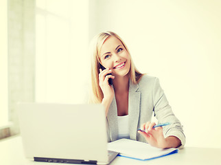 Image showing businesswoman with phone