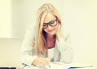 Image showing businesswoman with documents