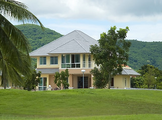 Image showing Villa in tropical setting