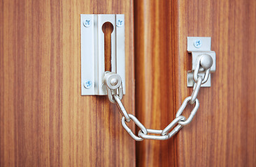 Image showing Padlock on the door