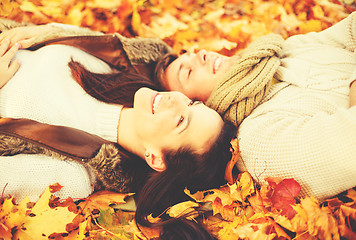 Image showing romantic couple in the autumn park