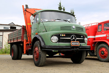 Image showing Green Mercedes-Benz 1413 Tipper Truck