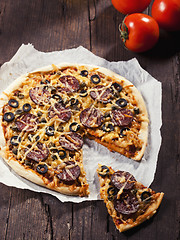 Image showing Tasty salami pizza