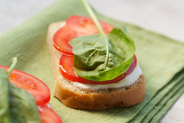 Image showing Sandwich with tomato and spinach