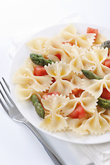 Image showing Farfalle, tomato and asparagus salad