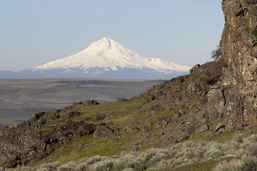 Image showing Rocky Ridge Outcropping Reveals Mt Hood Cascade Range Landscape