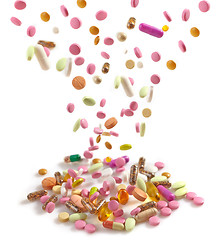 Image showing heap of various pills 